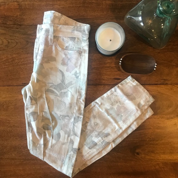 7 For All Mankind Denim - 7 for all mankind // skinny in distressed floral